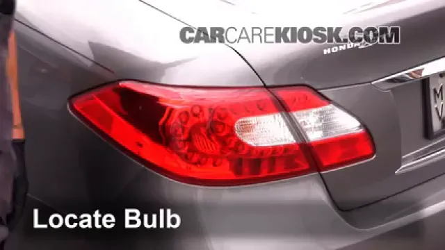 2011 Infiniti M37 X 3.7L V6 Éclairage Feu clignotant arrière (remplacer l'ampoule)